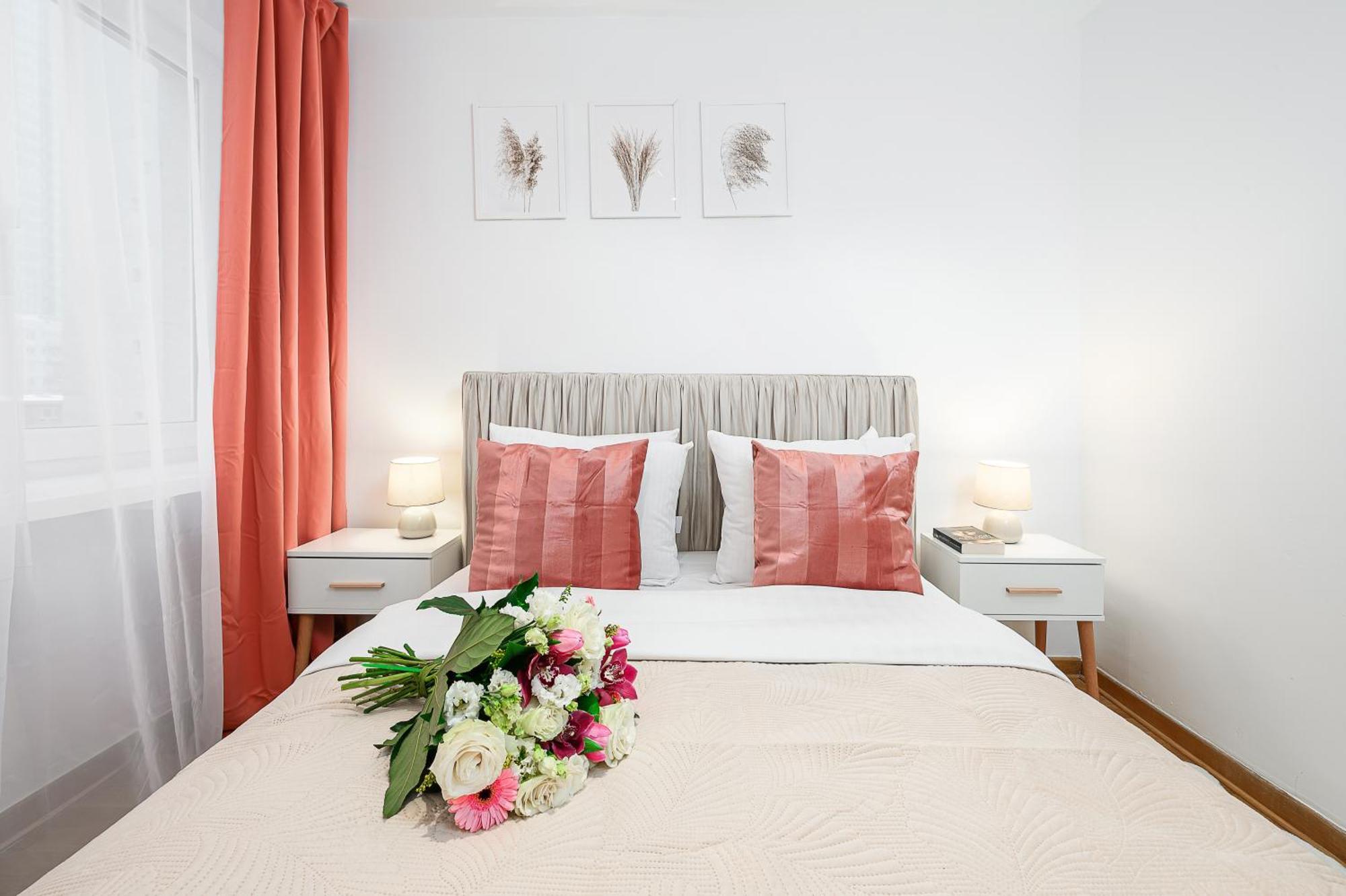 Lumina Apartment Opposite The Palace Of Culture And Science Варшава Екстериор снимка