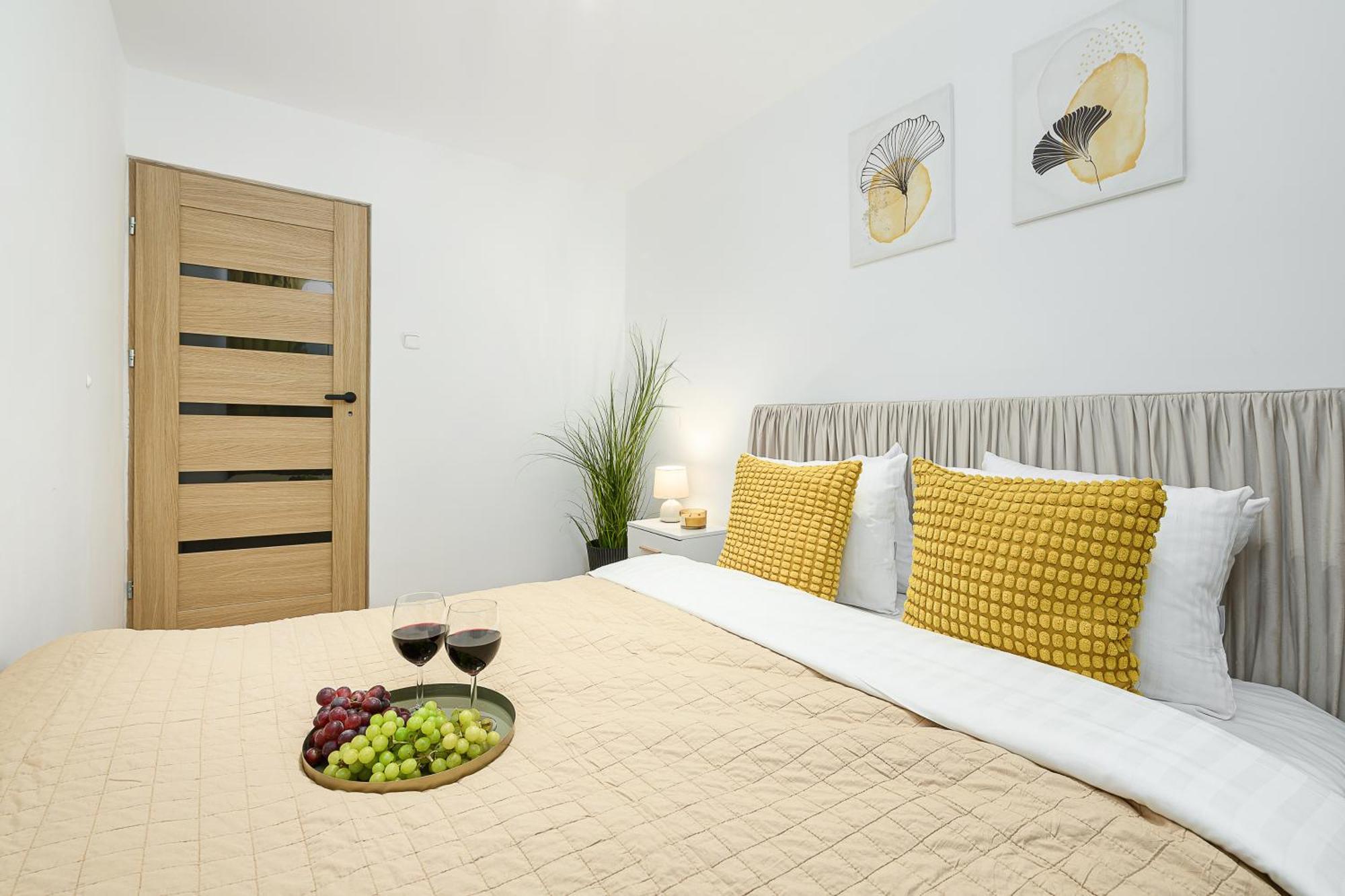 Lumina Apartment Opposite The Palace Of Culture And Science Варшава Екстериор снимка